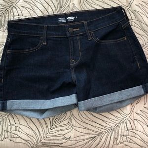 Dark jean shorts, mid rise
